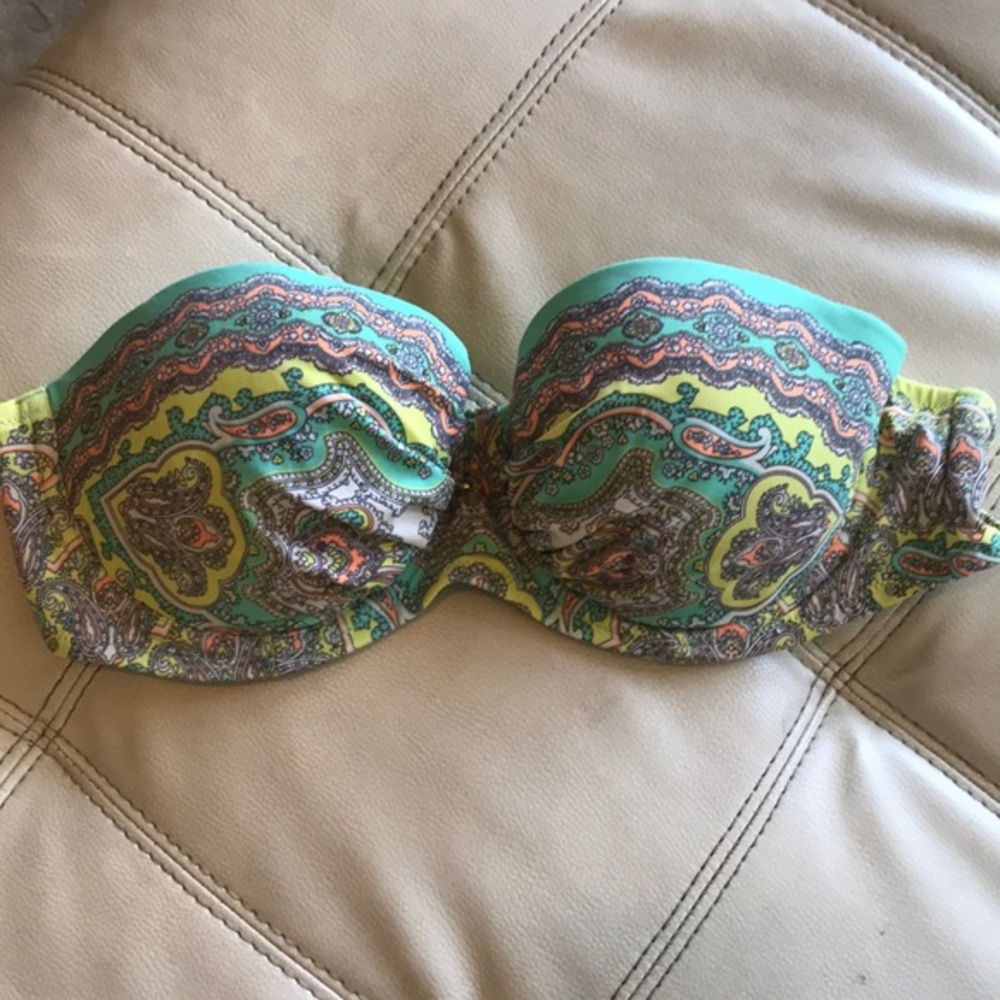 Victoria’s Secret bikini top
